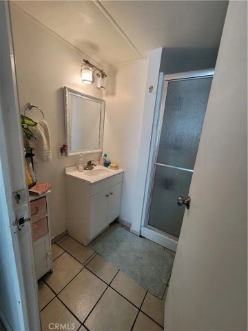15325 Orange B-29, Paramount, CA 90723