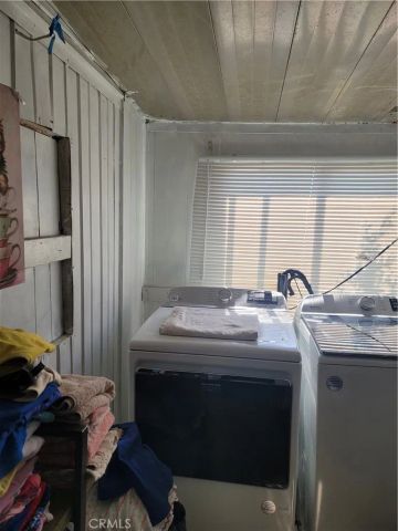 15325 Orange B-29, Paramount, CA 90723