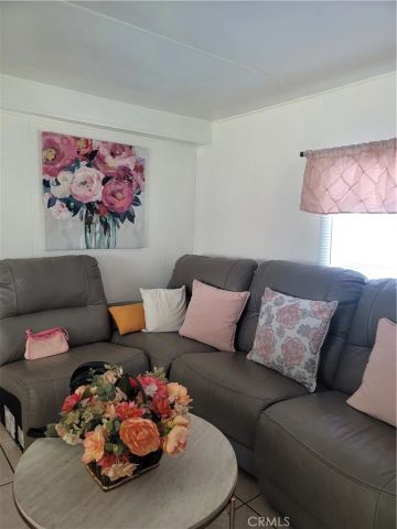 15325 Orange B-29, Paramount, CA 90723