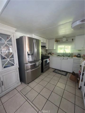 15325 Orange B-29, Paramount, CA 90723