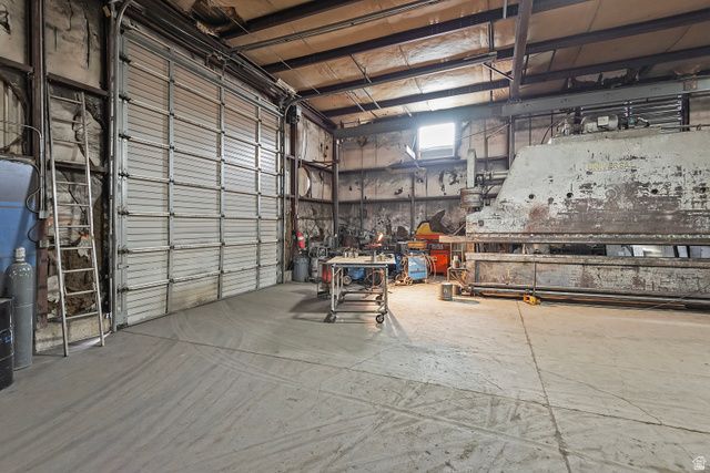 1926 S PIONEER RD, Salt Lake City, UT 84104