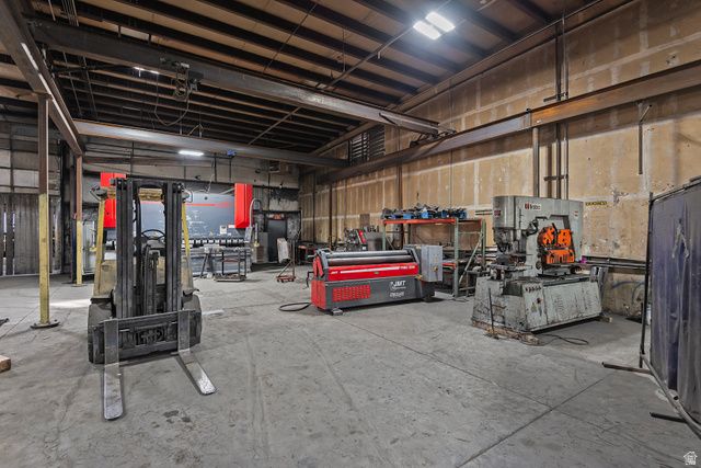 1926 S PIONEER RD, Salt Lake City, UT 84104