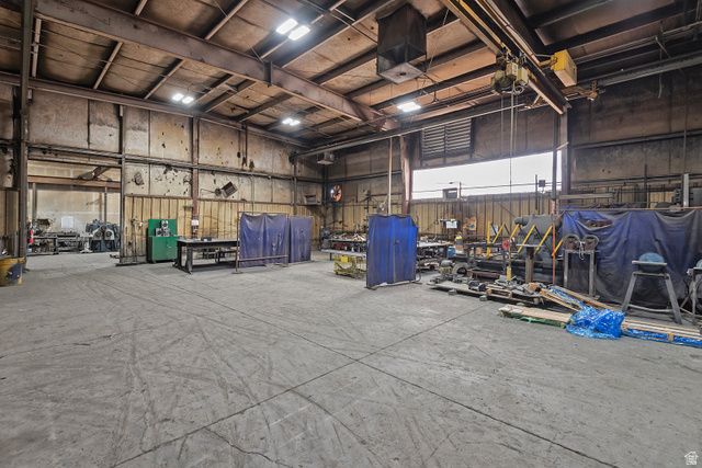 1926 S PIONEER RD, Salt Lake City, UT 84104