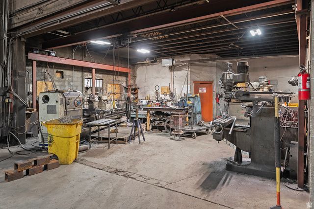 1926 S PIONEER RD, Salt Lake City, UT 84104