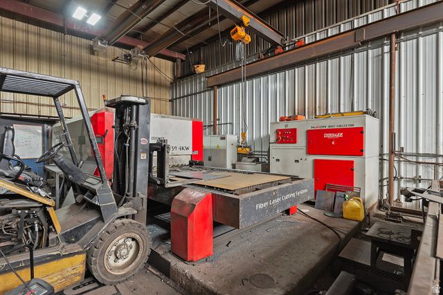 1926 S PIONEER RD, Salt Lake City, UT 84104