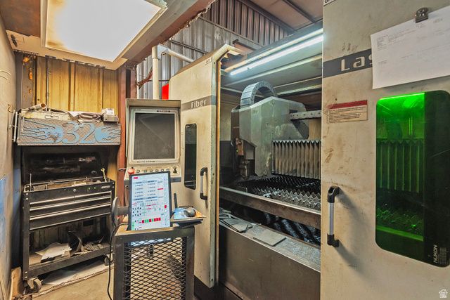 1926 S PIONEER RD, Salt Lake City, UT 84104