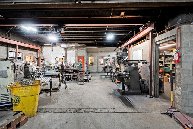 1926 S PIONEER RD, Salt Lake City, UT 84104