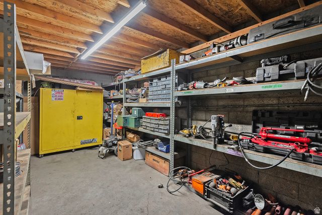 1926 S PIONEER RD, Salt Lake City, UT 84104