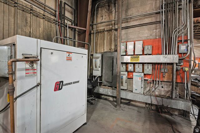 1926 S PIONEER RD, Salt Lake City, UT 84104