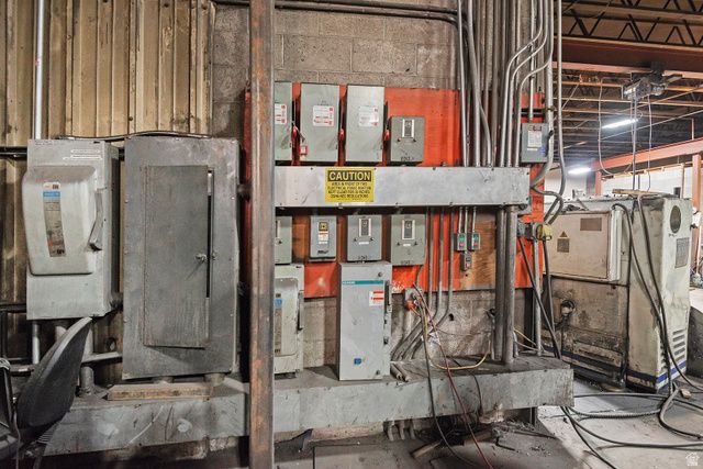 1926 S PIONEER RD, Salt Lake City, UT 84104