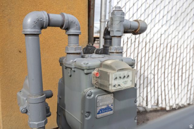 1926 S PIONEER RD, Salt Lake City, UT 84104