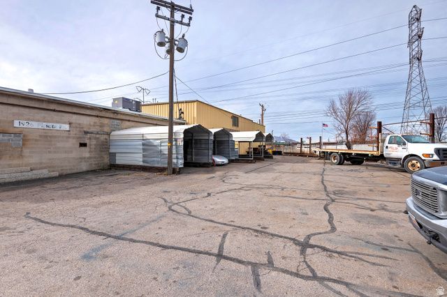 1926 S PIONEER RD, Salt Lake City, UT 84104