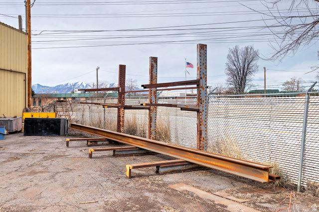 1926 S PIONEER RD, Salt Lake City, UT 84104