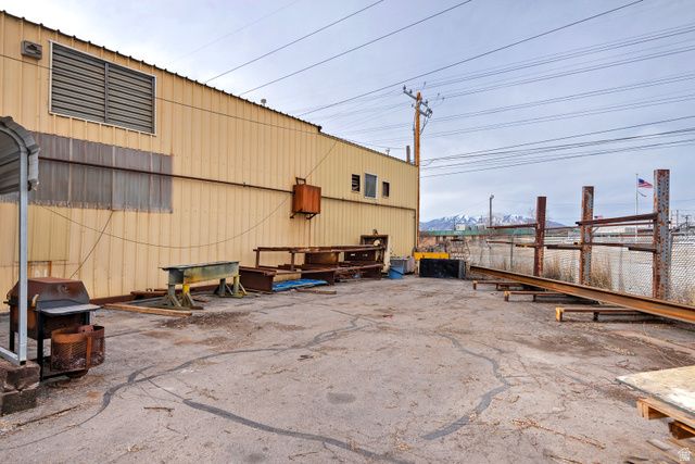 1926 S PIONEER RD, Salt Lake City, UT 84104