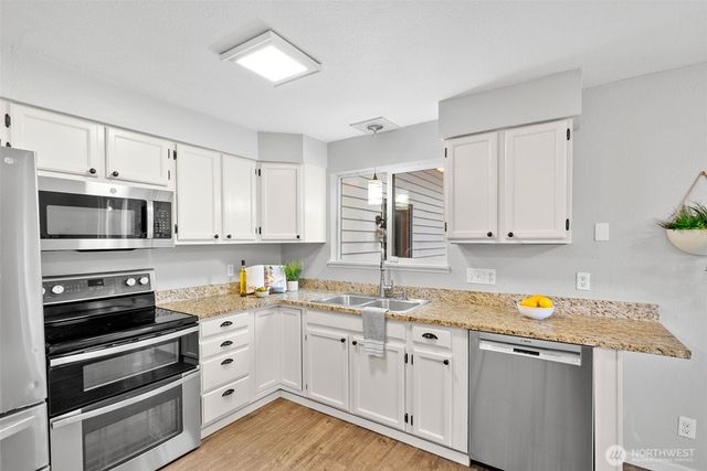 450 NE Riverhill Drive, Belfair, WA 98528