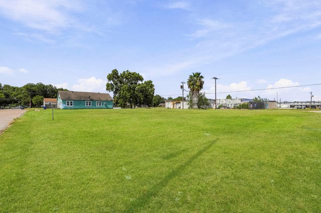 0 6th Avenue N, Texas City, TX 77590