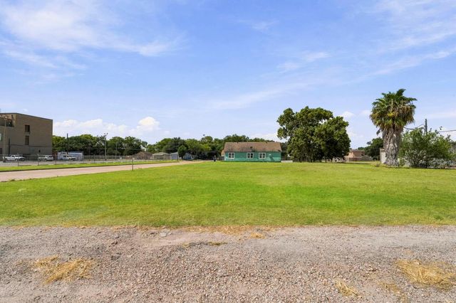0 6th Avenue N, Texas City, TX 77590