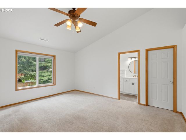18211 Ne 33RD Cir, Vancouver, WA 98682