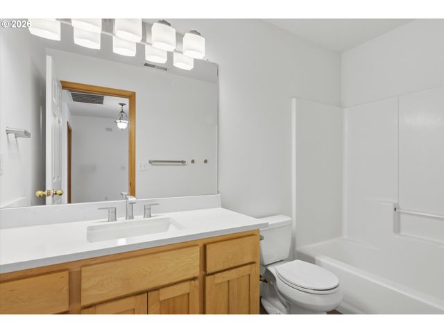 18211 Ne 33RD Cir, Vancouver, WA 98682