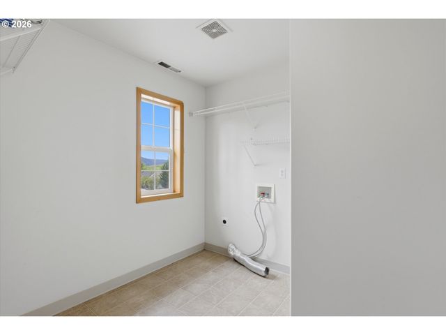18211 Ne 33RD Cir, Vancouver, WA 98682
