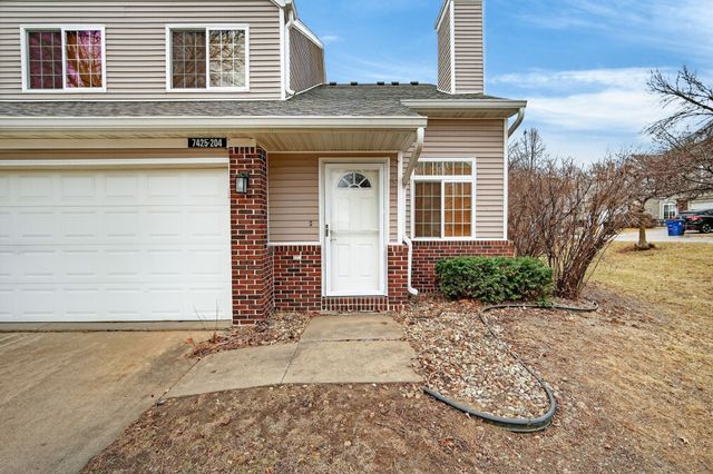 7425 Wistful Vista Drive 204, West Des Moines, IA 50266