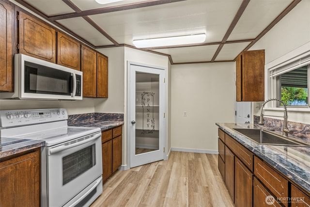 741 5th Avenue SW, Castle Rock, WA 98611