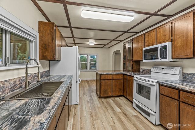 741 5th Avenue SW, Castle Rock, WA 98611