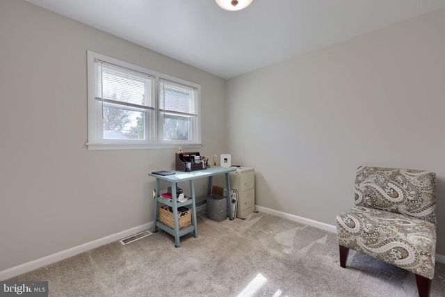 2401 SENECA DR, York, PA 17408