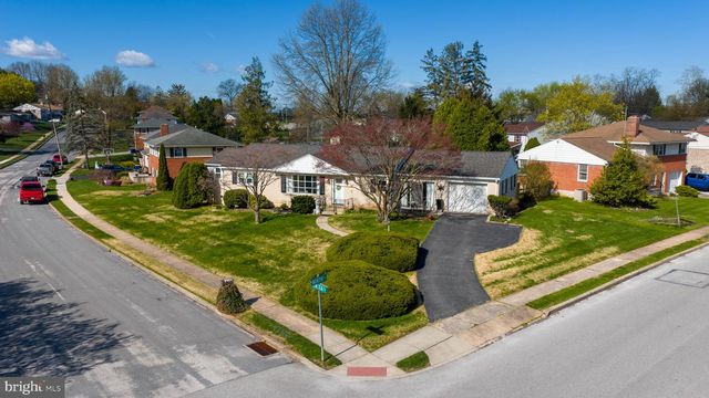 2401 SENECA DR, York, PA 17408