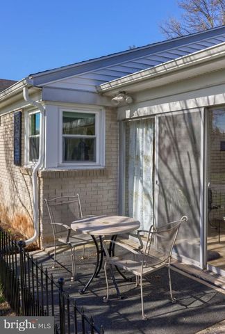 2401 SENECA DR, York, PA 17408