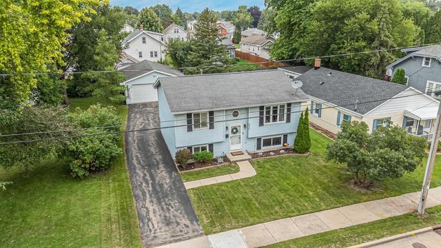 830 OSBORN AVENUE, Oshkosh, WI 54902