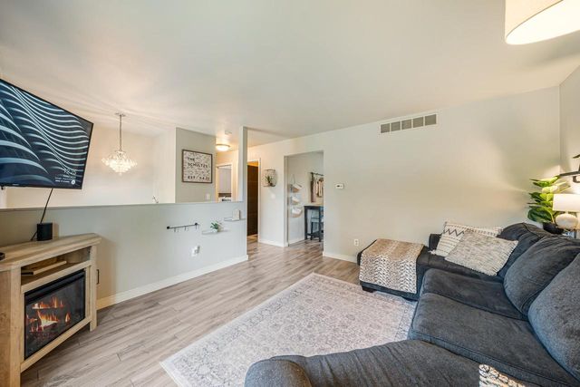 830 OSBORN AVENUE, Oshkosh, WI 54902