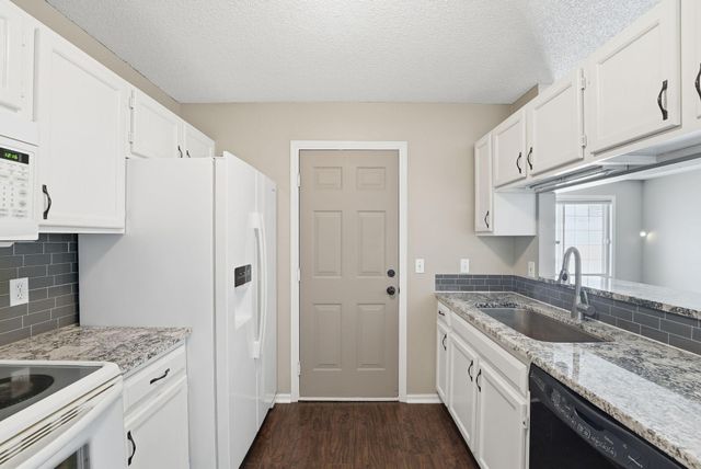 11428 Elmwood Avenue N, Champlin, MN 55316