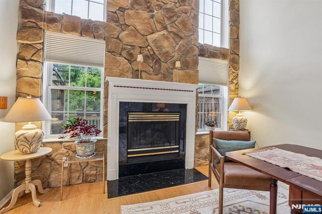 438 Santiago Court, Mahwah, NJ 07430