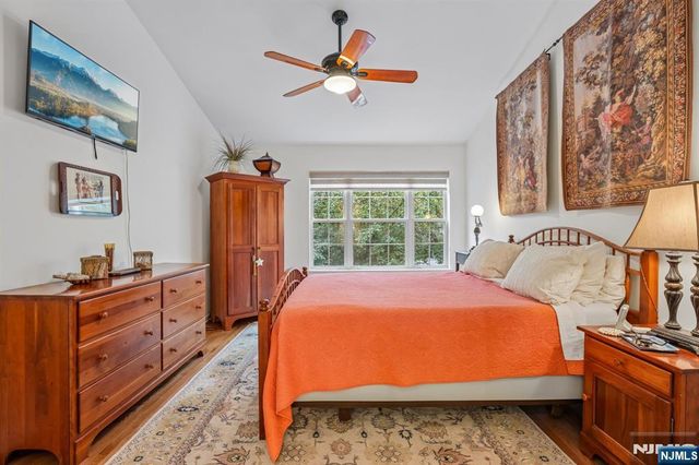 438 Santiago Court, Mahwah, NJ 07430