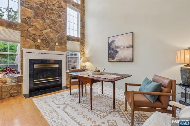 438 Santiago Court, Mahwah, NJ 07430