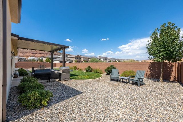 2961 E BEARTRAP CANYON DR, Washington, UT 84780