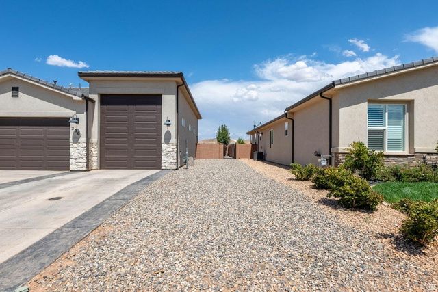 2961 E BEARTRAP CANYON DR, Washington, UT 84780