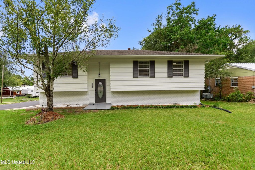 15917 Big Ridge Road, Biloxi, MS 39532