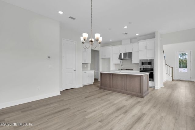 375 SEAMARK Drive, Ponte Vedra, FL 32081