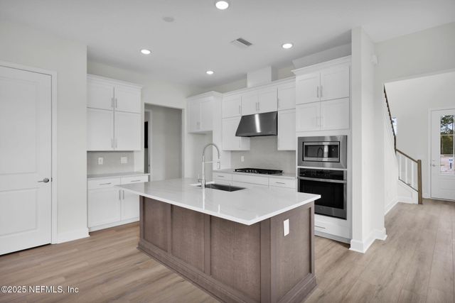 375 SEAMARK Drive, Ponte Vedra, FL 32081