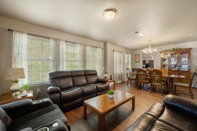 2739 Ferdinand, Grand Prairie, TX 75054