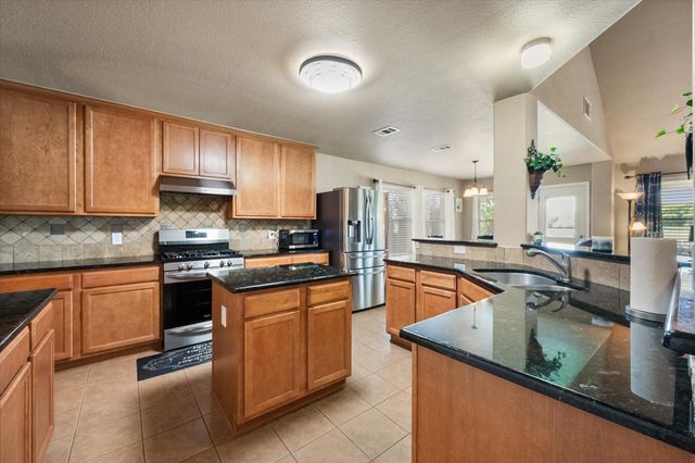 2739 Ferdinand, Grand Prairie, TX 75054