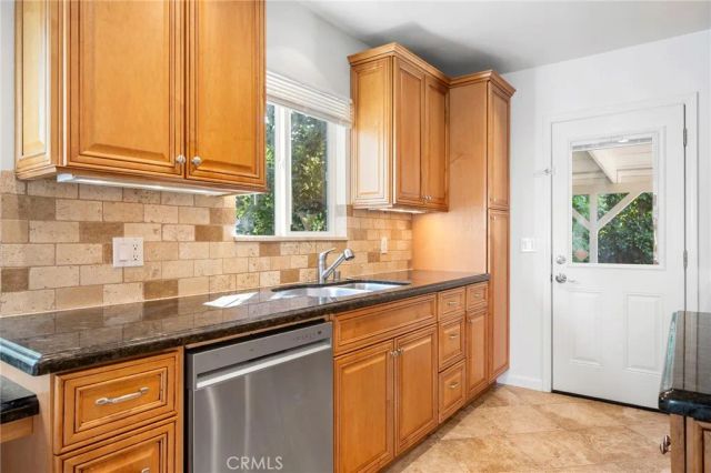 16814 Hartland, Lake Balboa, CA 91406