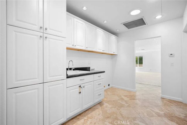 16814 Hartland, Lake Balboa, CA 91406