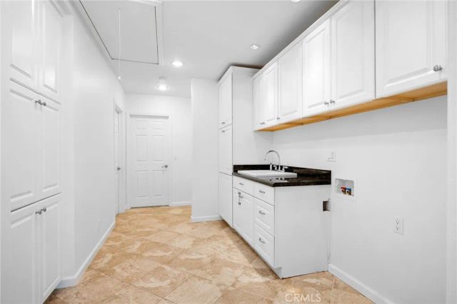 16814 Hartland, Lake Balboa, CA 91406