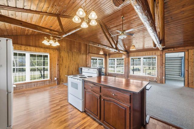 1955 state road 83, Hartford, WI 53027