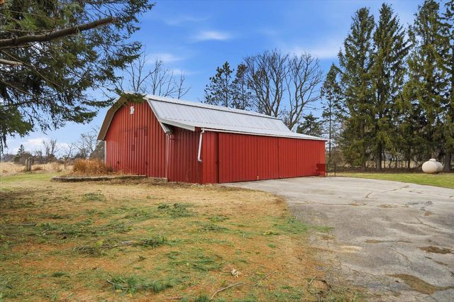 1955 state road 83, Hartford, WI 53027