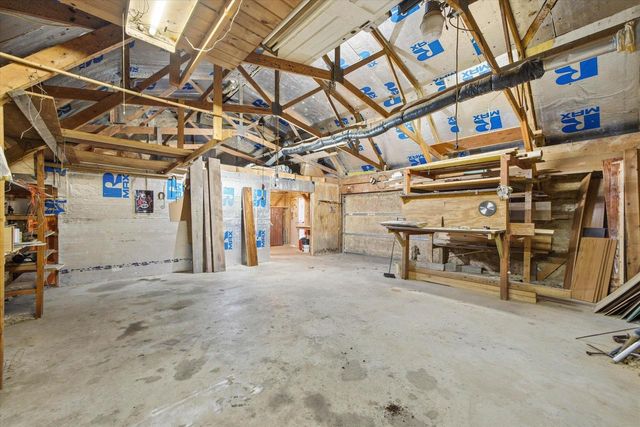 1955 state road 83, Hartford, WI 53027