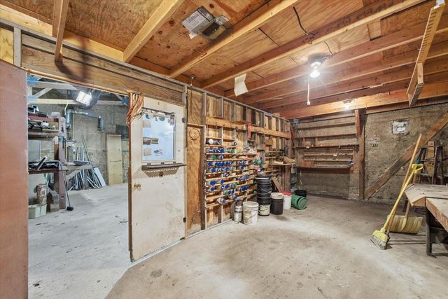 1955 state road 83, Hartford, WI 53027